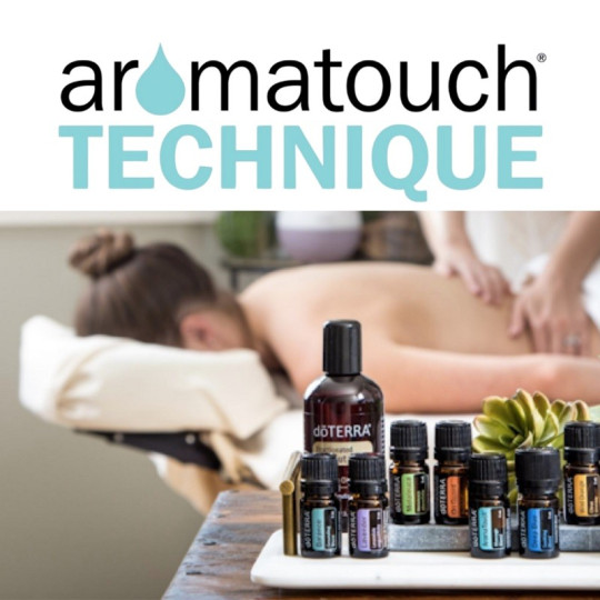 Aroma energimassage är en lätt massageteknik där man använder essentiella terapeutiska oljor för att få kroppen i balans.