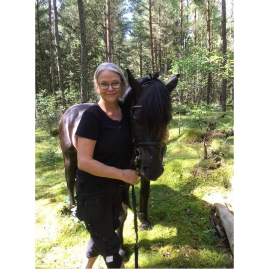 Mindfulness tur i skogen med häst